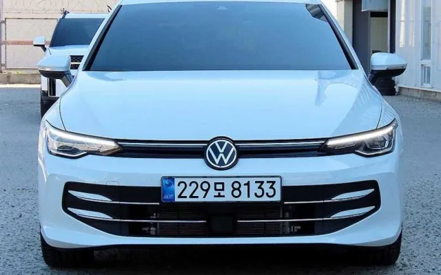 골프 8세대 2.0 TDI 프리미엄 폭스바겐 2025/07 5,310km